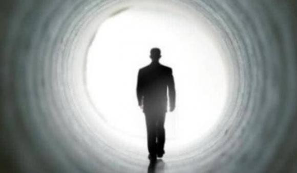 Nguoi chet co thuc su quay ve bao mong cho nguoi than?-Hinh-6