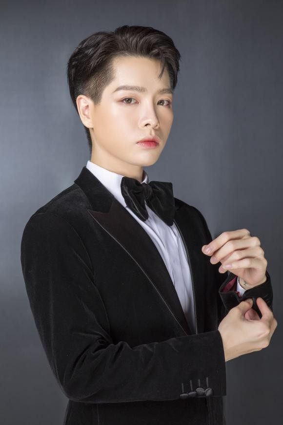 Nhung tinh huong 'kho do' khi dua mic cho fan hat cung cua sao Viet-Hinh-5