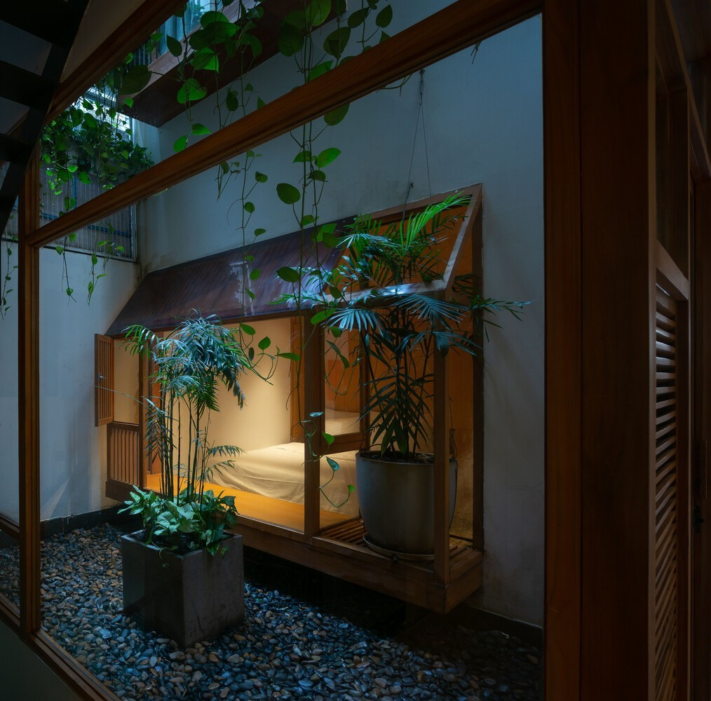 Nha ong luon thoang mat nho lam san vuon tren mai-Hinh-15