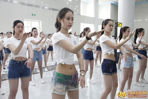 Sot xinh xich xem thieu nu goi cam luyen Vinh Xuan Quyen-Hinh-6