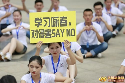 Sốt xình xịch xem thiếu nữ gợi cảm luyện Vịnh Xuân Quyền - Hình 8 Sot xinh xich xem thieu nu goi cam luyen Vinh Xuan Quyen-Hinh-8