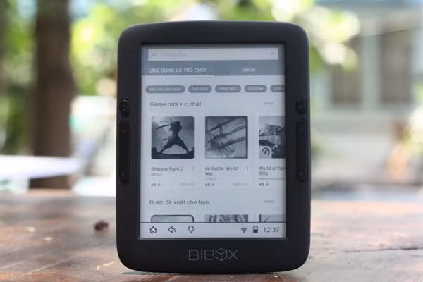 Giao diện kho ứng dụng Google Play trên máy. Tuy nhiên nhà sản xuất khuyến cáo không nên cài các ứng dụng khác có thể gây phân tâm trong quá trình đọc sách.