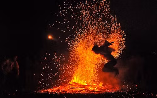 Rung minh nhin trai tre lao vao dong lua nhu “thieu than”-Hinh-7