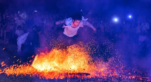 Rung minh nhin trai tre lao vao dong lua nhu “thieu than”-Hinh-5