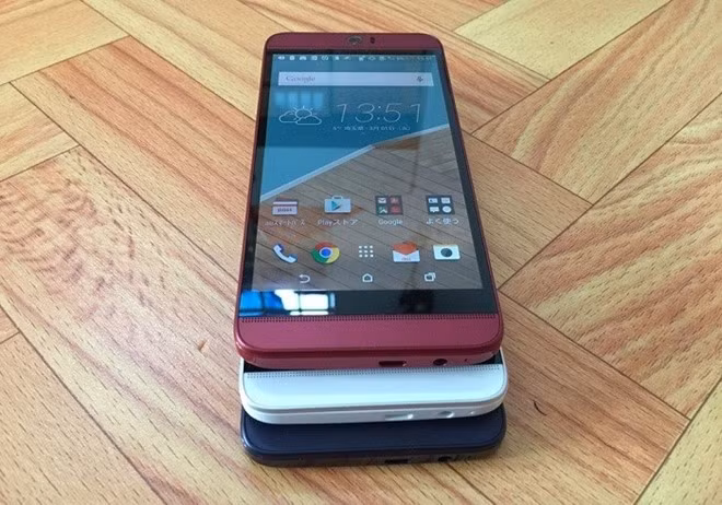  HTC J Butterfly 3. HTC J Butterfly 3 mã HTV31 sở hữu cấu hình tốt trong khi giá bán lại khá rẻ. Máy được trang bị vi xử lý Qualcomm Snapdragon 810 2,4 Ghz nền tảng 64-bit tương tự các model cao cấp, RAM 3 GB mạnh mẽ. Kết hợp hoàn hảo với cấu hình này là màn hình 5,2 inch, độ phân giải QHD 1440 x 2560 pixel, camera chính 20 MP flash LED kép, quay phim 4K, selfie tuyệt vời với camera trước 13 MP, pin 2.700 mAh. HTC J Butterfly 3 HTV31 hỗ trợ thẻ nhớ lên đến 128 GB bên cạnh ROM 32 GB.