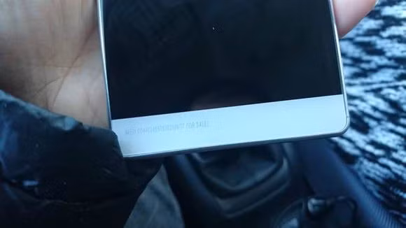 Xperia C6 được đồn đoán sẽ có phiên bản 2 SIM, dùng chip xử lý của MediaTek, và đang trong giai đoạn thử nghiệm. Tuy nhiên, cho tới nay chúng ta chưa có thông tin gì về ngày ra mắt cũng như giá bán của sản phẩm.