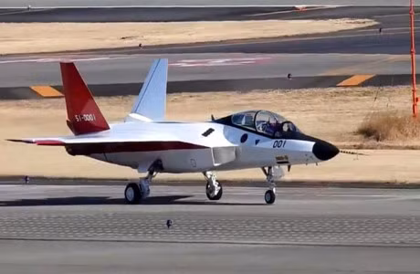 Chiem nguong cac loai may bay tang hinh “khung” tren the gioi - Anh 2