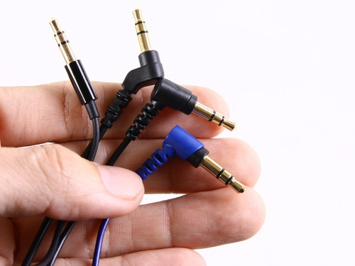 Với thiết kế này, Radius HP-NEF11, HP-NEF31 đảm bảo dù được bán ở mức giá "vừa phải" nhưng vẫn không hề khiến người dùng thất vọng vì khả năng tái hiện đầy đủ các dải âm. 4 mẫu tai nghe Radius có mặt tại PCWorld Vietnam đều sử dụng đầu cắm loại 3,5mm TRS.