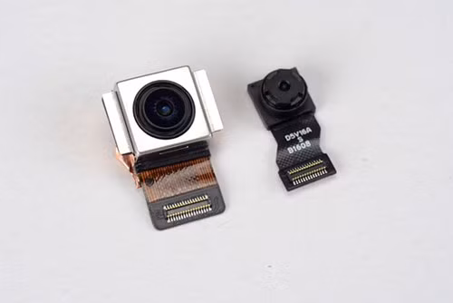 Và cũng theo đánh giá của IT168, Meizu Pro 6 có thiết kế rất dễ sửa chữa vì đa phần các chi tiết quan trọng đều không được nhà sản xuất gắn chết vào khung xương của máy.