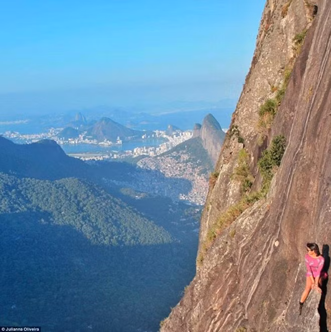 Julianna Oliveirađăng bức ảnh này với lời dẫn “Hãy can đảm lên” trên Instagram.