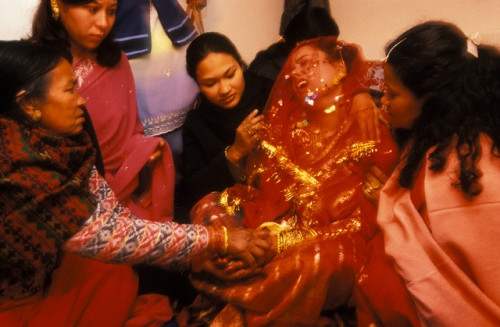 Cô dâu 19 tuổi rơi vào ‘địa ngục trần gian’ sau cái gật đầu qua mạng - Ảnh 1 Cô dâu 19 tuổi rơi vào ‘địa ngục trần gian’ sau cái gật đầu qua mạng - Ảnh 1