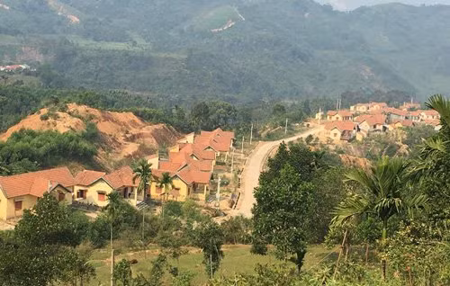 Ky la nhung ngoi lang xay biet thu de... ngam o Quang Ngai