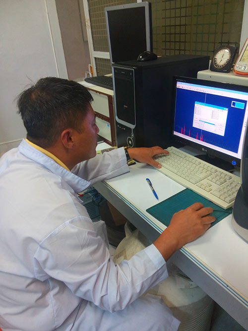 Ngoài việc nghiên cứu, chế tạo đồng vị phóng xạ, viện nghiên cứu hạt nhân Đà Lạt còn là nơi theo dõi, quan trắc những hoạt động phóng xạ tại nhiều khu vực trong cả nước, từ đất, nước, không khí cho đến môi trường.