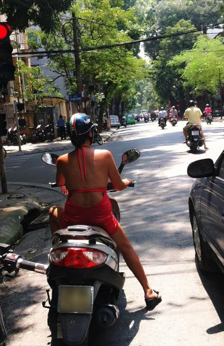 Ảnh chụp trên phố Bà Triệu.