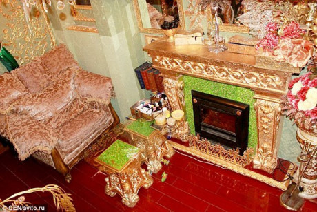 Một nhân viên môi giới bất động sản cho biết lí do khiến căn hộ này được định giá rẻ như vậy là bởi nó nằm gần một nhà tù và nơi đây có thời tiết khắc nghiệt và khu thưa dân cư.