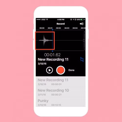  5. Biểu tượng Voice Memo là từ “Apple”. Sự thật thú vị này được phát hiện bởi trang Cult of Mac. Theo đó, đoạn âm thanh được sử dụng khi thiết kế icon này chính là đoạn âm thanh sẽ xuất hiện khi bạn nói từ Apple trong ứng dụng Voice Memo.