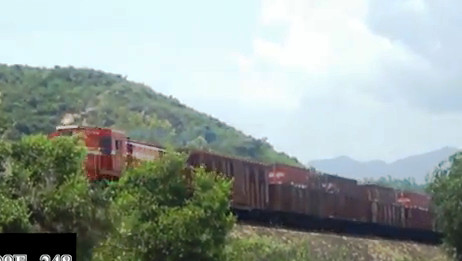 Đoàn tàu 16 toa số hiệu HBN2a đã xuất phát từ ga Sóng Thần (Bình Dương) đến Đồng Hới (Quảng Bình) để vận chuyển bộ thiết bị phục vụ lễ tang Đại tướng Võ Nguyên Giáp