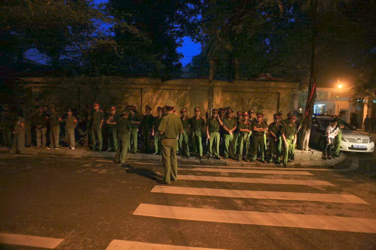 Lực lượng an ninh đông đảo sẵn sàng làm nhiệm vụ