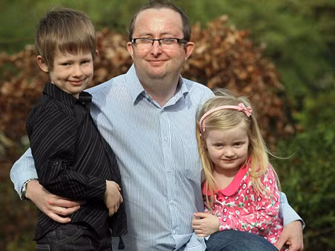 Điều Andrew hối hận là không thể chứng kiến con cái trưởng thành.