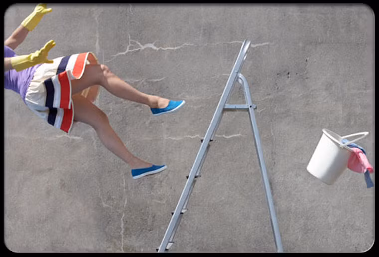 4 - Đau lưng chỉ bắt nguồn từ tai nạn hoặc các sang chấn. Nguyên nhân gây đau lưng đôi khi bắt nguồn từ thoái hóa đĩa đệm, chấn thương, nhiễm trùng. Thậm chí là do ảnh hưởng của yếu tố di truyền.