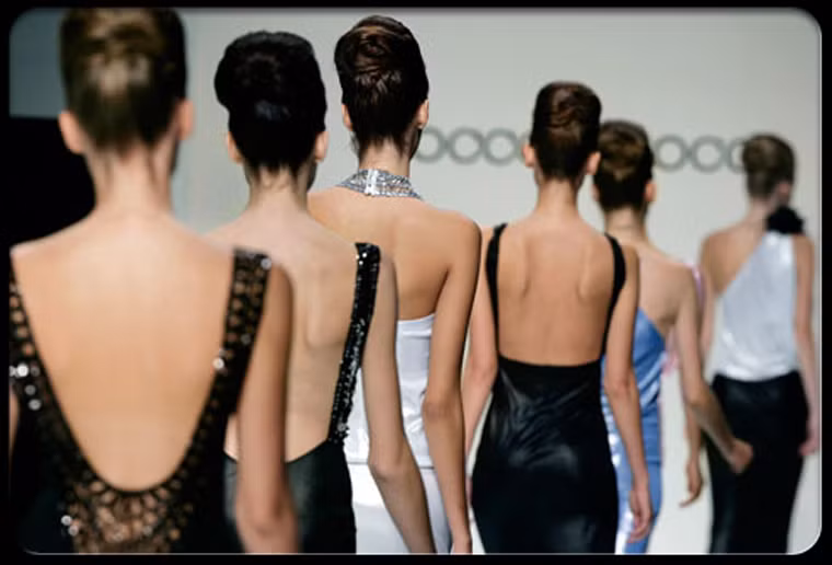 6 - Người mảnh khảnh hiếm khi bị đau lưng. Như đã trình bày ở trên, căn bệnh không loại trừ bất cứ đối tượng nào. Do vậy, những người có thân hình cân đối hay mỏng manh đều không thể chống được bệnh. Theo giới chuyên môn, việc duy trì chế độ ăn uống không ổn định và bị loãng xương thường dễ dàng bị tấn công nhất.