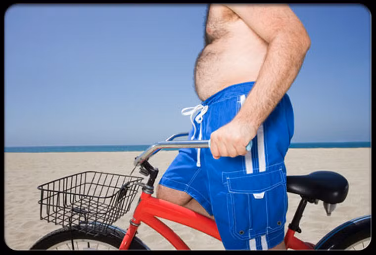 5 - Trọng lượng càng nặng thì càng dễ mắc đau lưng. Chứng đau lưng là khá phổ biến ở những người thừa cân song nó không chứng tỏ thừa cân là nguyên nhân gây bệnh. Bất kể đối tượng nào đều có thể mắc bệnh. Đặc biệt, những người tập thể dục với cường độ cao thường có nguy cơ cao hơn cả.