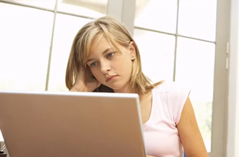 Nhìn chung, hầu hết các thiết bị điện tử đều phát ra một lượng nhỏ phóng xạ chứ không riêng gì máy tính. Hơn nữa, cơ thể người cũng có khả năng xử lý, “kháng” lại chúng để cơ thể luôn khỏe mạnh.