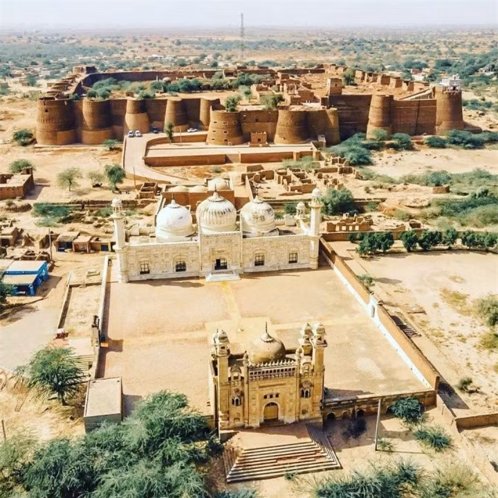 Pháo đài khổng lồ ở sa mạc: Kỳ quan đáng kinh ngạc ảnh 2