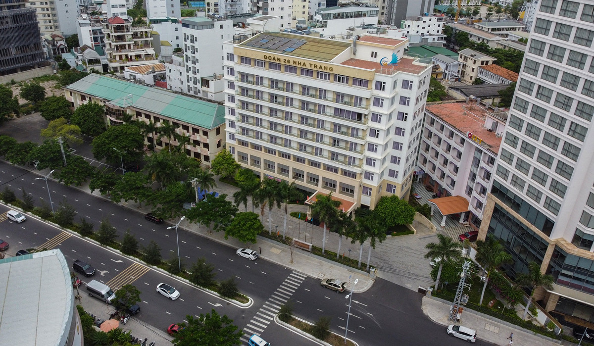 Hiện, khách sạn được xây dựng xong đi vào hoạt động nhiều tháng nay.