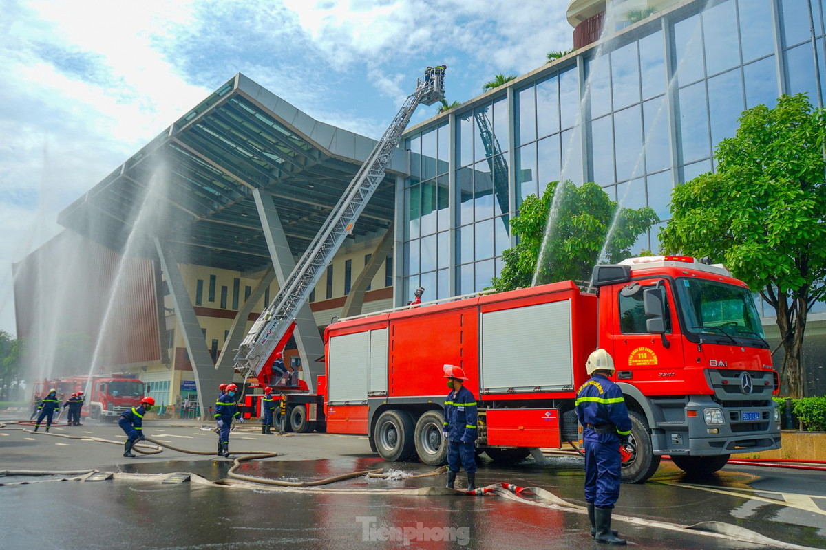 Buổi diễn tập có khoảng 1.181 người cùng với 101 phương tiện được huy động tham gia đến từ các đơn vị như: Bộ Tư Lệnh thành phố , Hội chữ thập đỏ thành phố, Trung tâm cấp cứu 115, Đội Cảnh sát PCCC&amp;CNCH - Công an, các Đội Cảnh sát PCCC&amp;CNCH thuộc phòng PC07 - Công an TPHCM,..