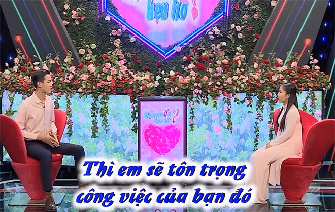 Ngọc Mơ đồng cảm nói: “Nếu em đã chấp nhận quen một bạn trai với công việc như vậy thì em sẽ tôn trọng công việc của bạn đó”.