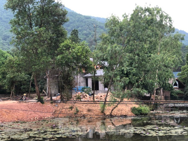 Được biết, huyện Sóc Sơn đã thành lập tổ công tác liên ngành, phối hợp với 11 xã có rừng rà soát các tổ chức, cá nhân đang sử dụng đất thuộc ranh giới quy hoạch rừng.