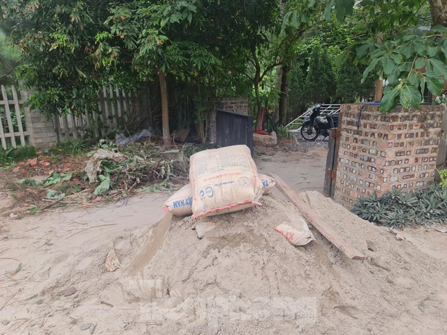 Các hoạt động xây dựng vẫn tiếp tục diễn ra tại xã Minh Phú