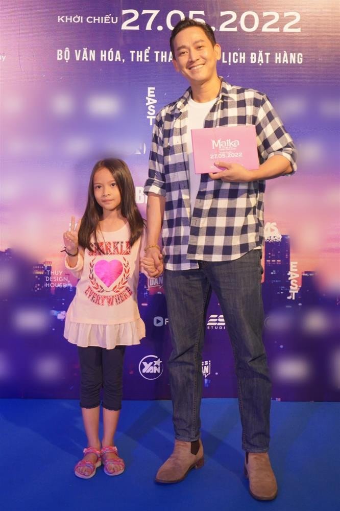 Nha Phuong mot minh giua loat gia dinh Vbiz hao hung khoe con-Hinh-9