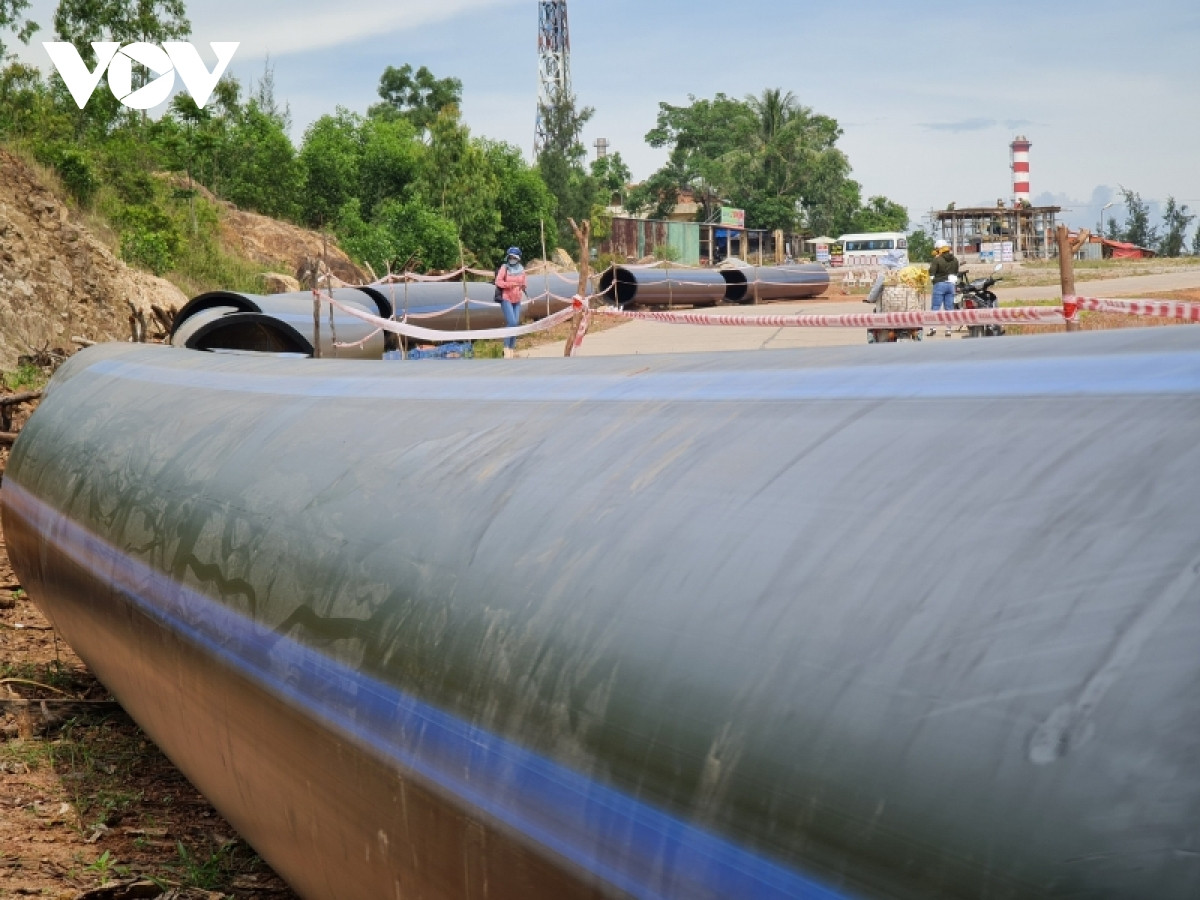 Người dân và chính quyền địa phương lo ngại phương án xả thải của nhà máy bột - giấy VNT19 ảnh hưởng đến môi trường biển và sinh kế.