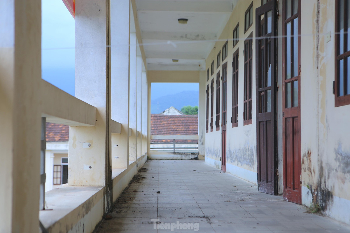 Còn riêng trường THCS Kỳ Lợi vẫn chưa thể đưa vào sử dụng, bỏ hoang 10 năm nay.