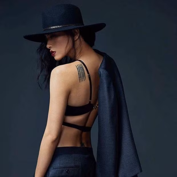 Ngo Thanh Van hiem hoi khoe hinh xam ca doi, lien quan Huy Tran?-Hinh-5