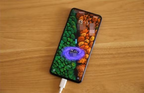 Dung mu quang chay theo xu huong khi mua dien thoai-Hinh-2