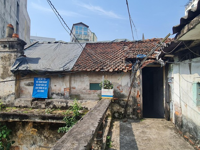 Ở đây có những hộ điều kiện hơn đã chuyển đi nơi ở mới, cho thuê lại căn hộ của mình