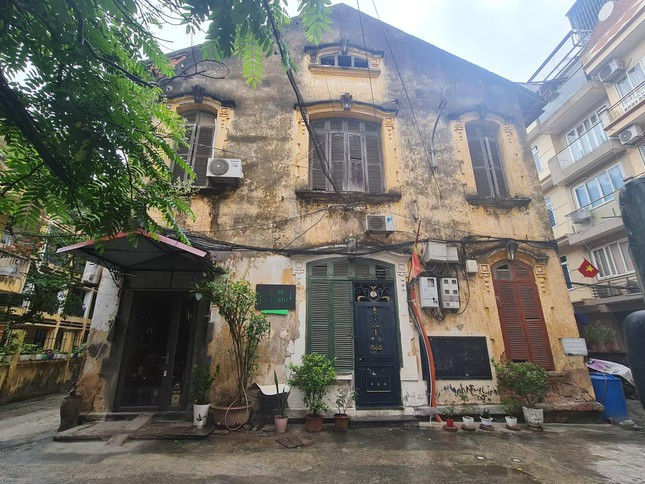 Tương tự tại biệt thự số 8 Tăng Bạt Hổ, phường Phạm Đình Hồ, quận Hai Bà Trưng