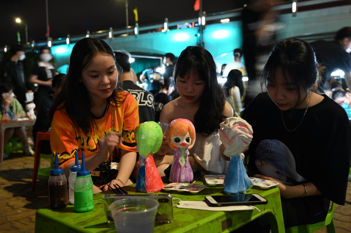 Đến đây không chỉ đến để gặp mặt bạn bè mà còn là hot trend rần rần trên mạng xã hội những ngày qua - Ảnh Huỳnh Như