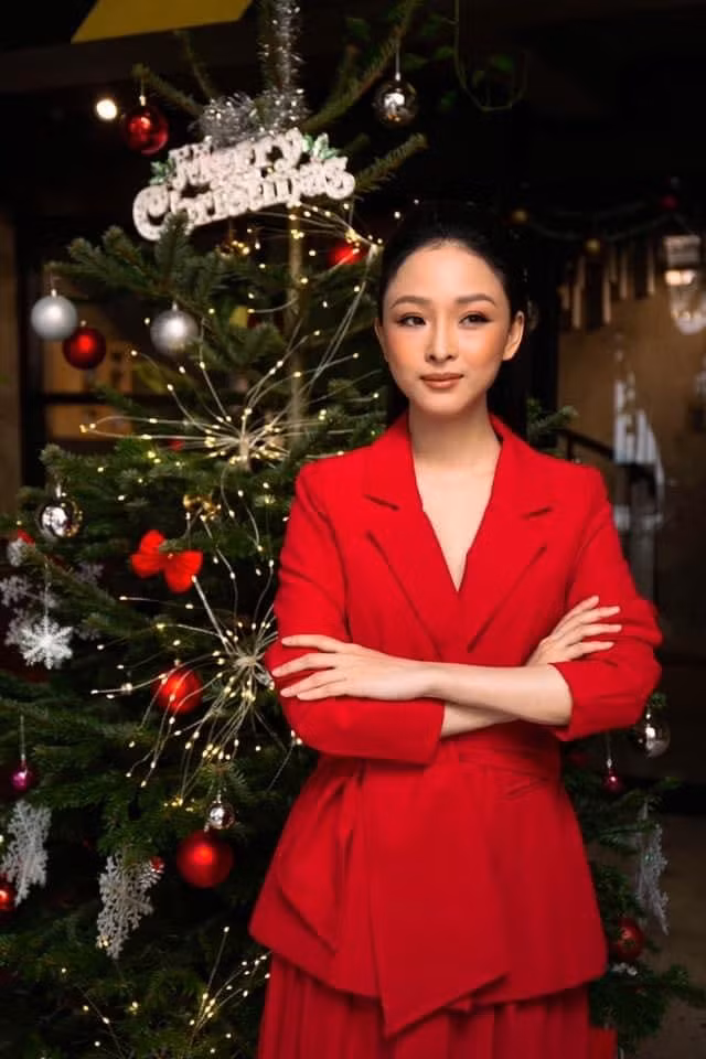 Hoa hau Truong Ho Phuong Nga: 'Toi khong co ai theo duoi'