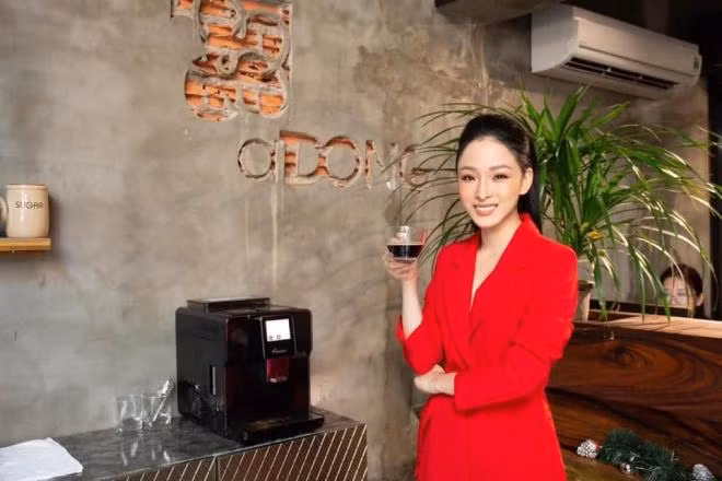 Hoa hau Truong Ho Phuong Nga: 'Toi khong co ai theo duoi'-Hinh-2