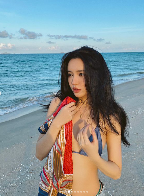 Bich Phuong khien dan tinh mat tron mat det voi man khoe dang cang muot, sieu goi cam