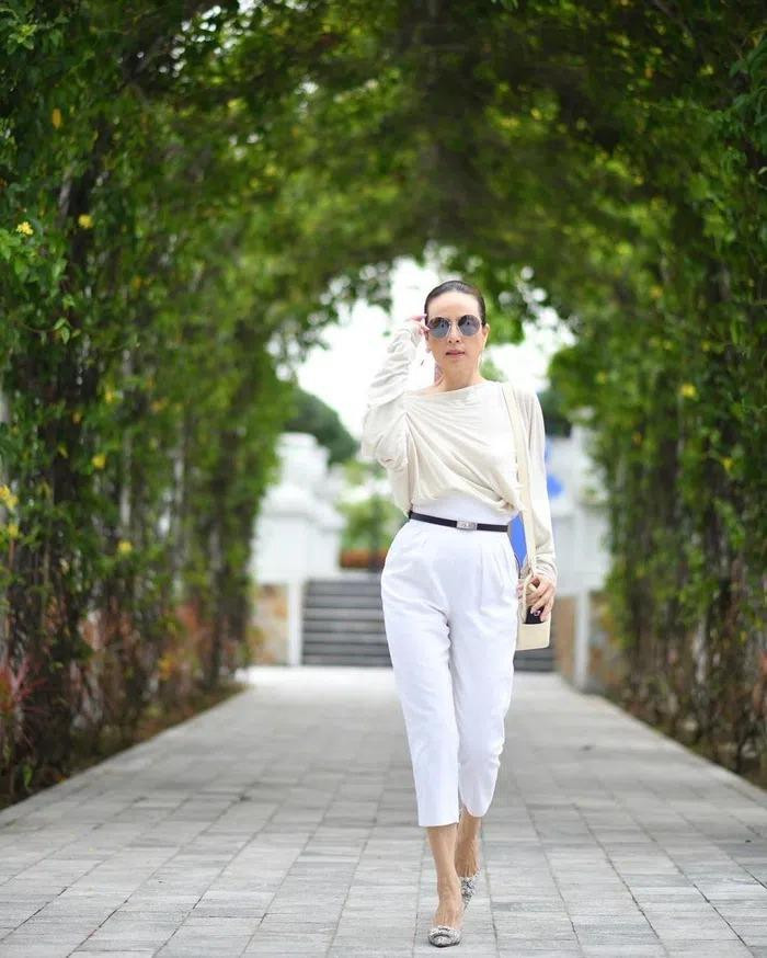 rong quãng thời gian công tác tại Việt Nam, cô chú trọng những thiết kế mang màu sắc trung tính, nhã nhặn, thể hiện nét sang trọng.