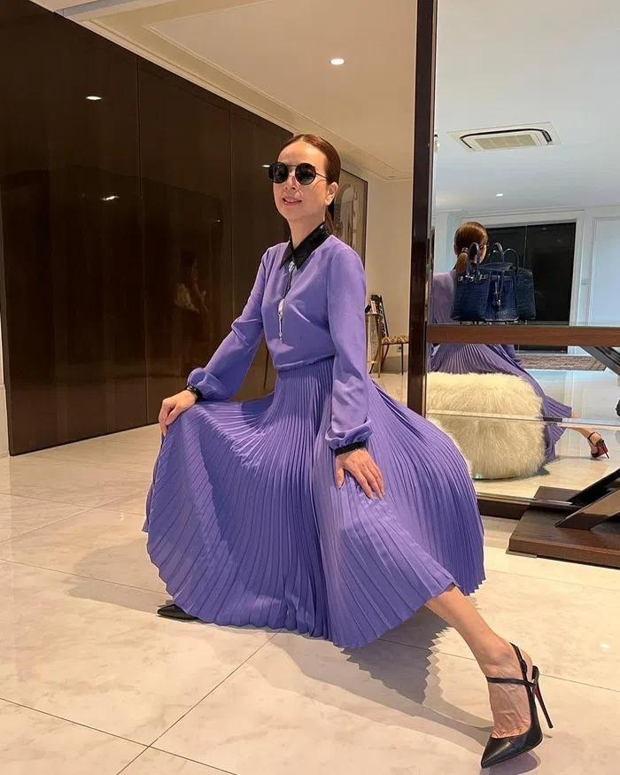 ơn nữa, cô cũng yêu thích những món trang sức lấp lánh và biết phối phù hợp với từng sự kiện.