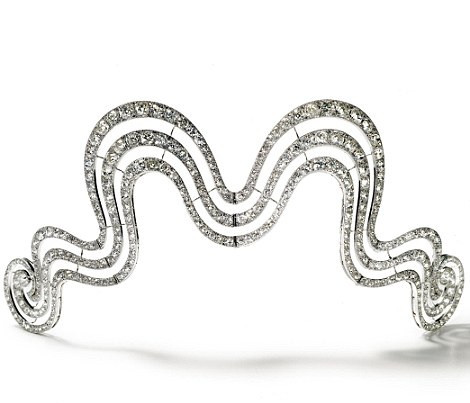 Cây cài tóc kim cương này là tác phẩm của Louis Cartier vào năm 1902, từng được nhà thiết kế Stella McCartney cài trên tóc.