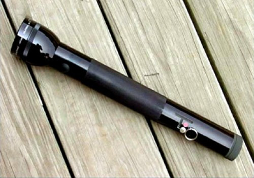 Đèn pin và súng, 2 trong 1.