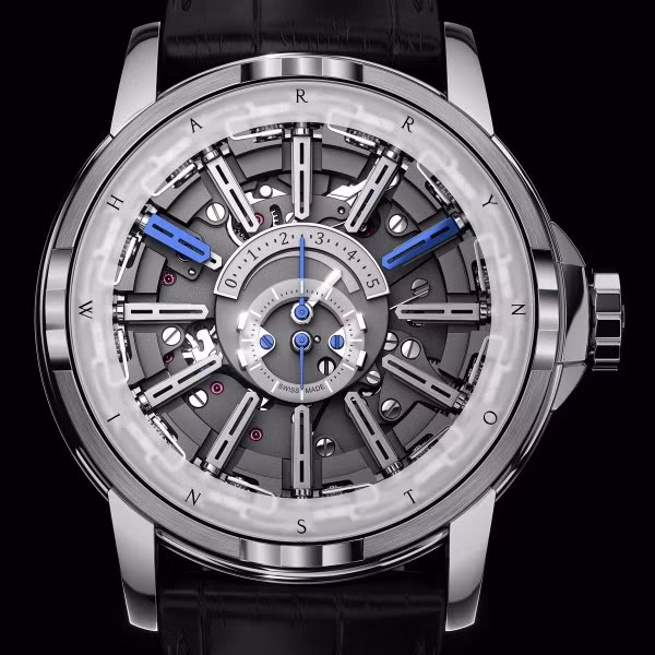 Chỉ có đúng 120 chiếc đồng hồ Harry Winston Opus 12 được sản xuất và lắp ráp vô cùng tinh vi với vàng trắng và sapphire trên mặt. Mỗi chiếc trị giá 260.000 USD.
