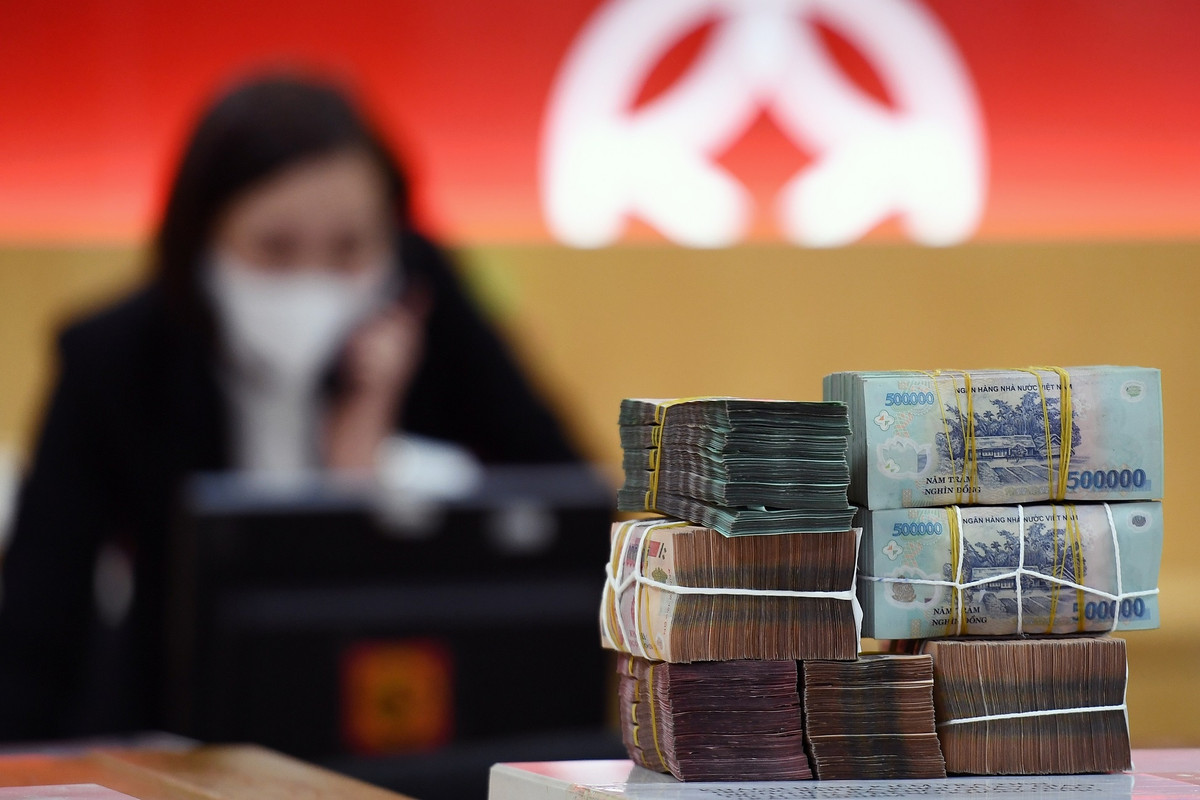 Ngan hang Nha nuoc rut tien ve